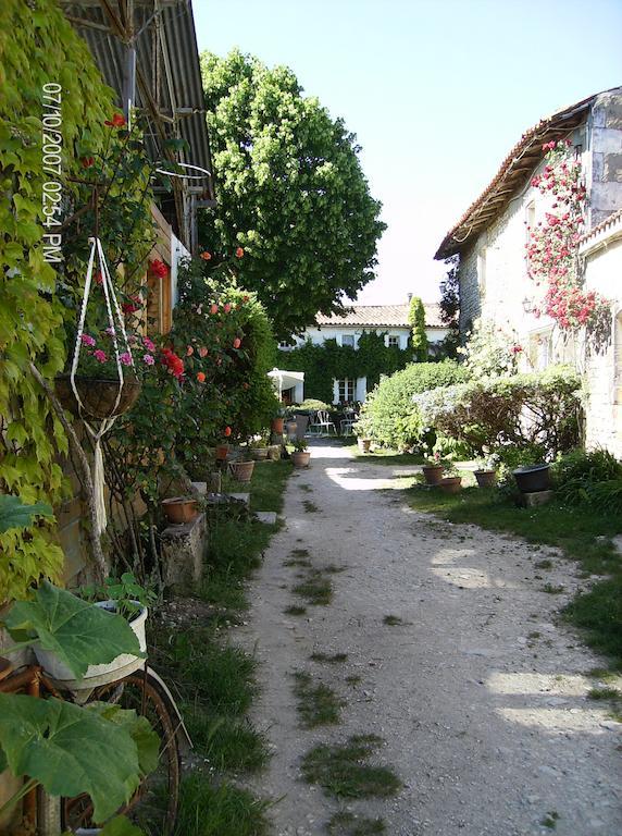 לינה וארוחת בוקר Saint-Hilaire-de-Villefranche A L'Antan - La Ferme D'Octave מראה חיצוני תמונה