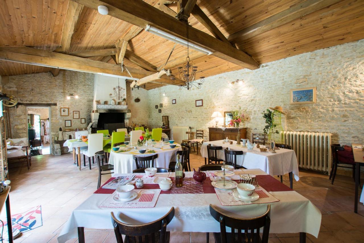לינה וארוחת בוקר Saint-Hilaire-de-Villefranche A L'Antan - La Ferme D'Octave מראה חיצוני תמונה